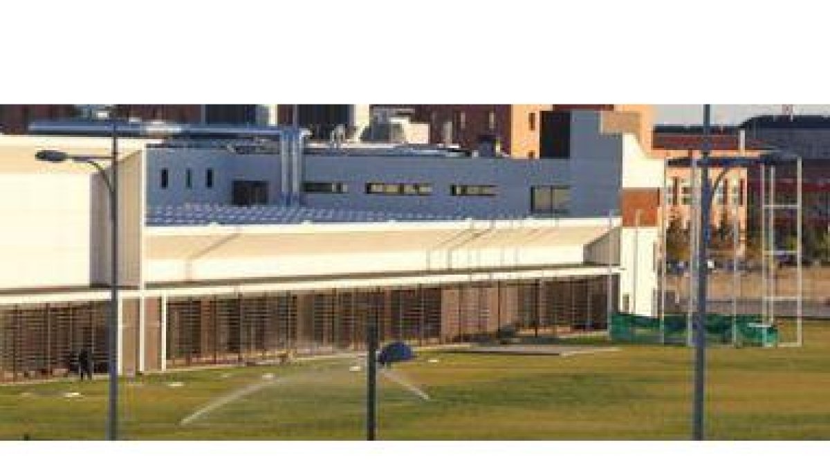 Vista de la zona de lanzamientos del Ceard donde entrenan los atletas de la especialidad.