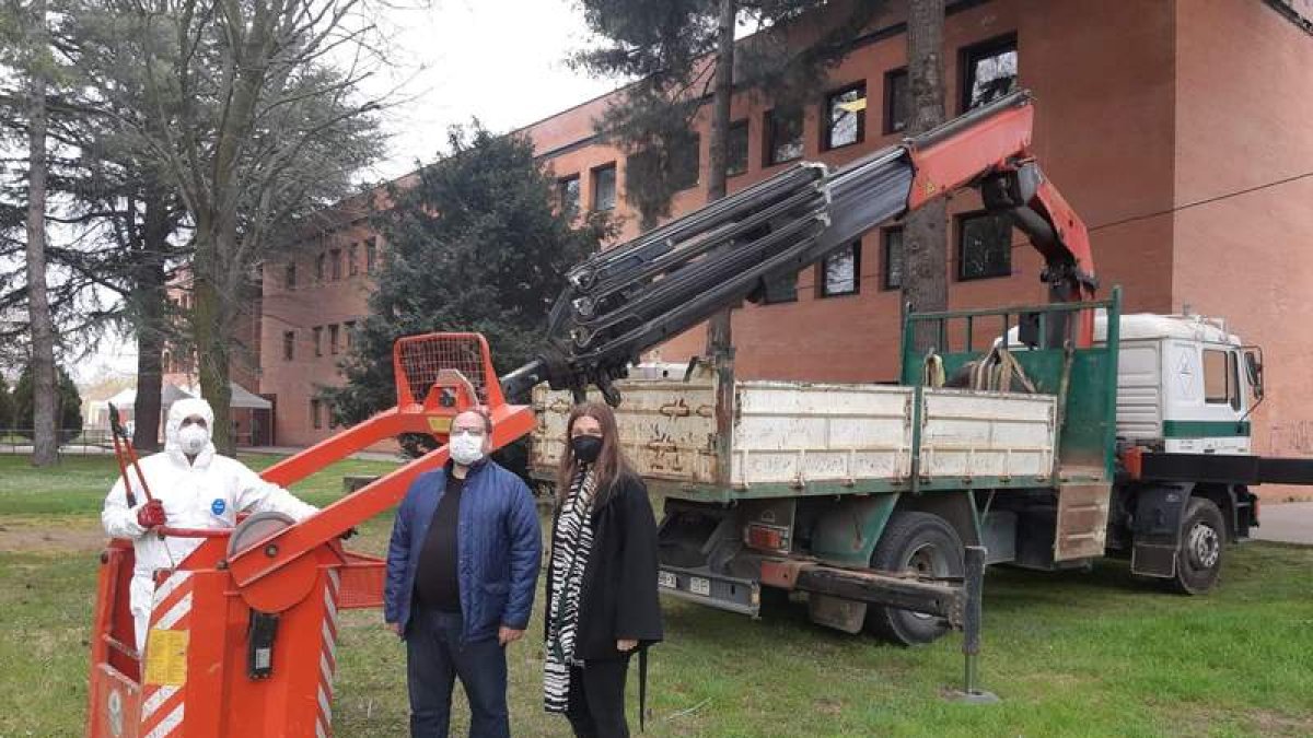 Los empleados municipales están actuando por toda la ciudad. DL