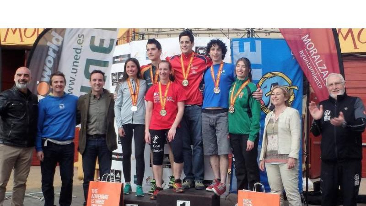 Momento de la entrega de medallas después del campeonato desarrollado. DL