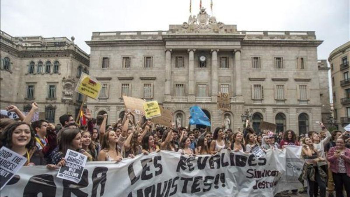 Manifestación de estudiantes contra la LOMCE y las reválidas el pasado 26 de octubre, en Barcelona.