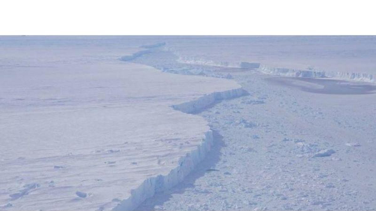 El iceberg gigante B-46.