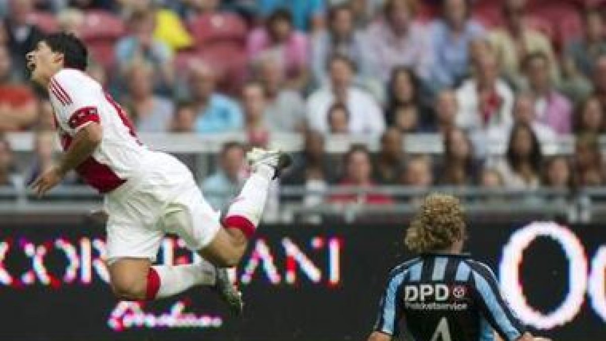 El Ajax se mide al Real Madrid como líder en Holanda.