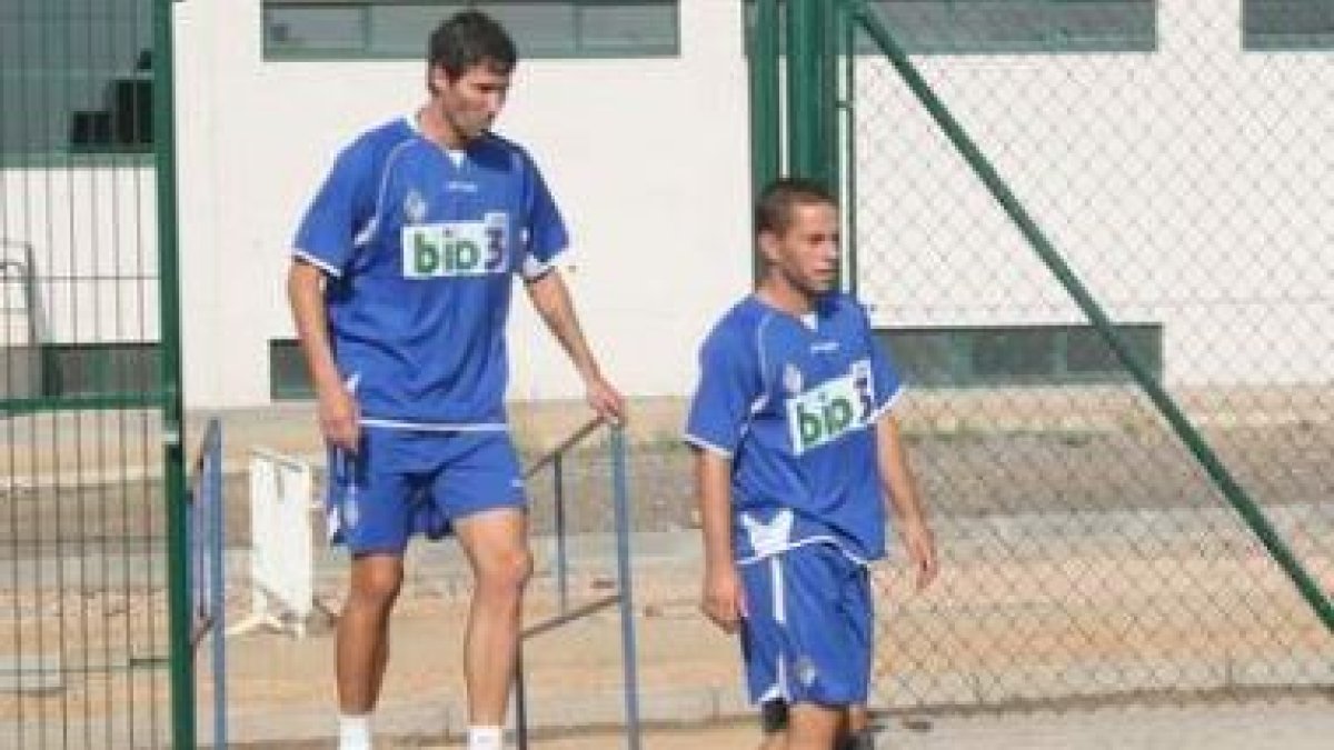 Nino, en un entrenamiento de esta temporada junto a José Zamora.