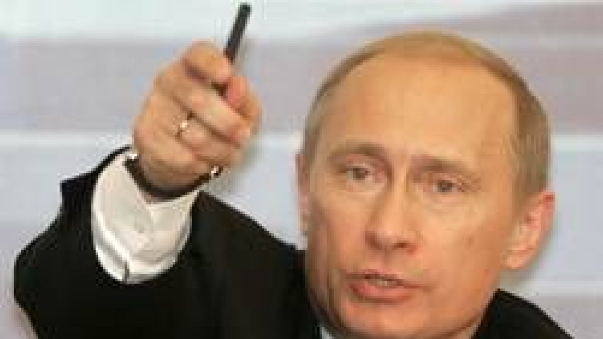 Vladimir Putin contesta a los periodistas en el Kremlin