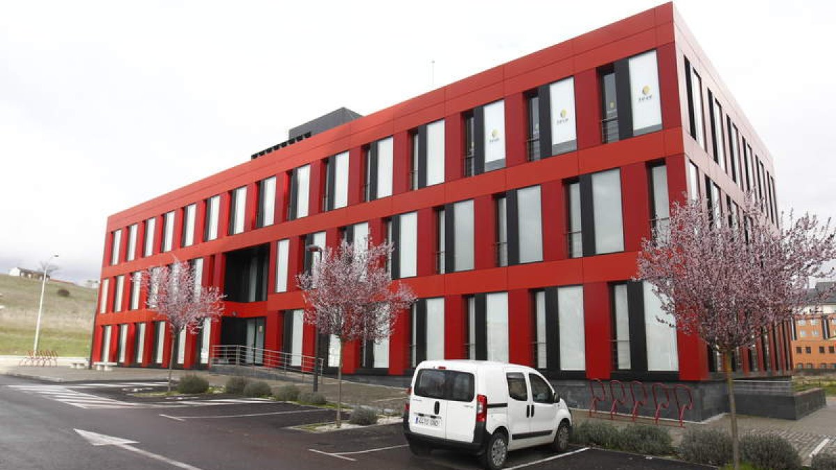 Imagen de archivo del Edificio Rojo del barrio de Eras de Renueva, donde estaba ALN. RAMIRO