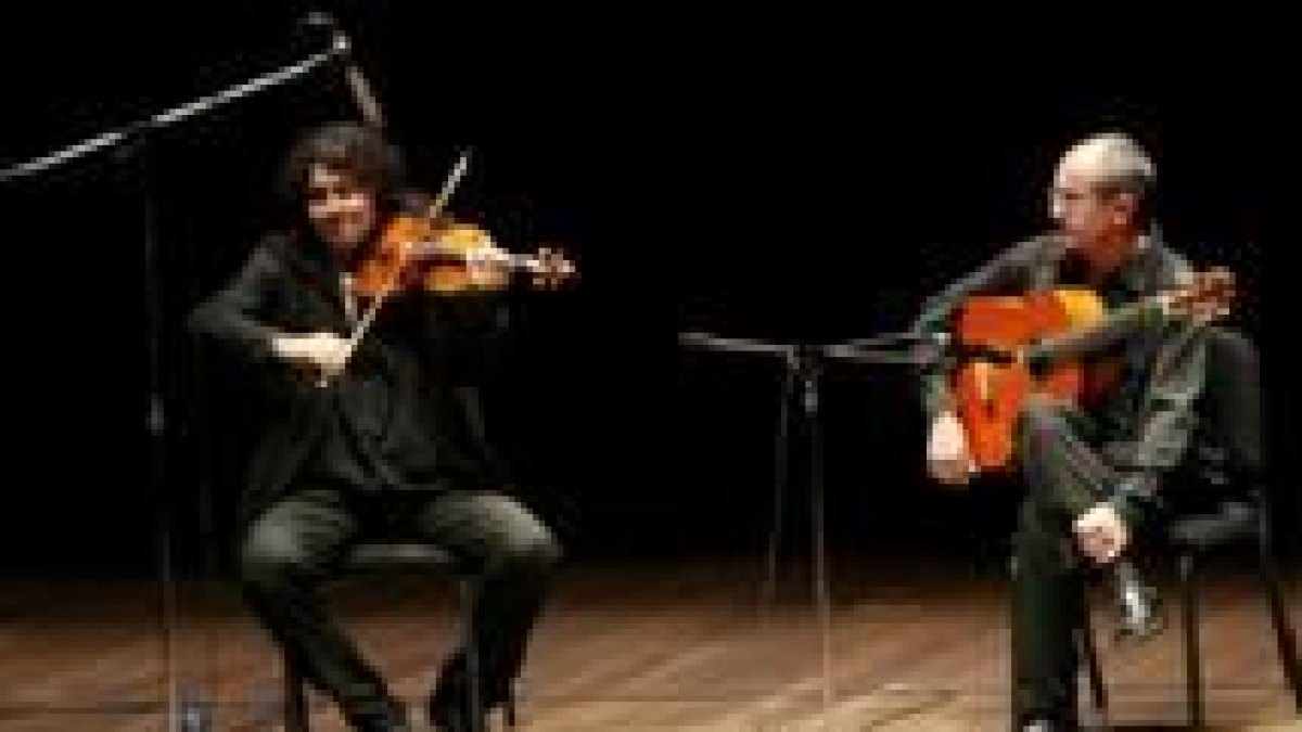 El violinista Ara Malikian junto al guitarrista José Luis Montón
