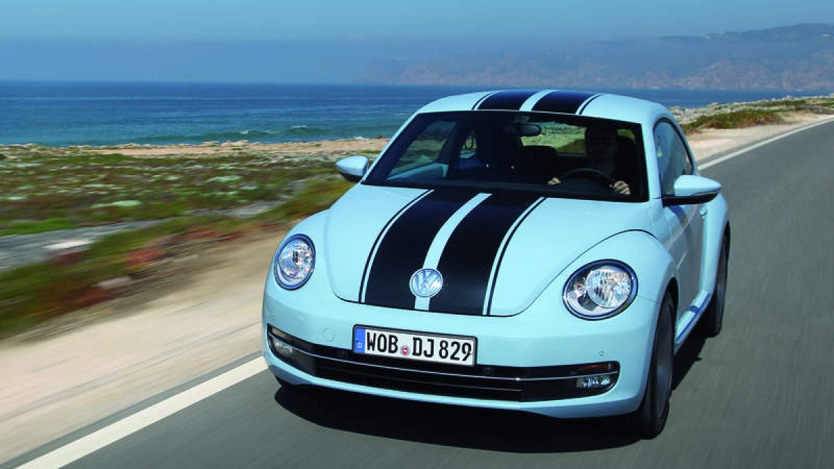 Los acabados Design y Sport revitalizan la gama del nuevo Beetle.