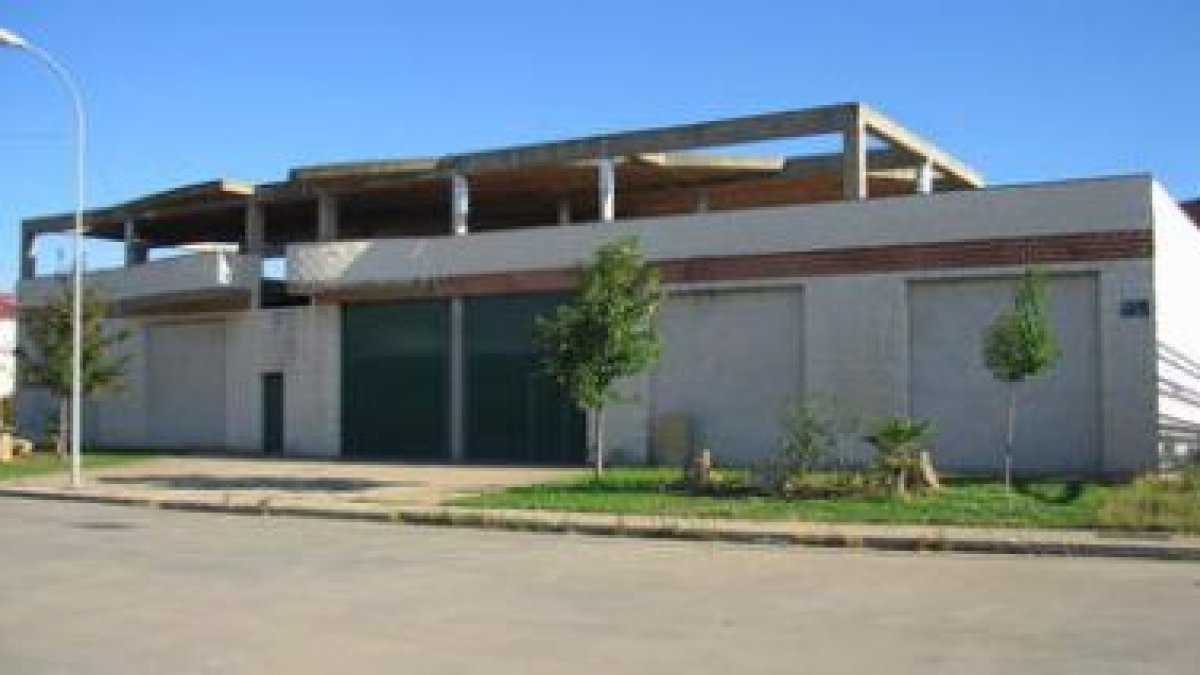 Edificio ubicado en el polígono industrial que se destinará a centro de estudios.
