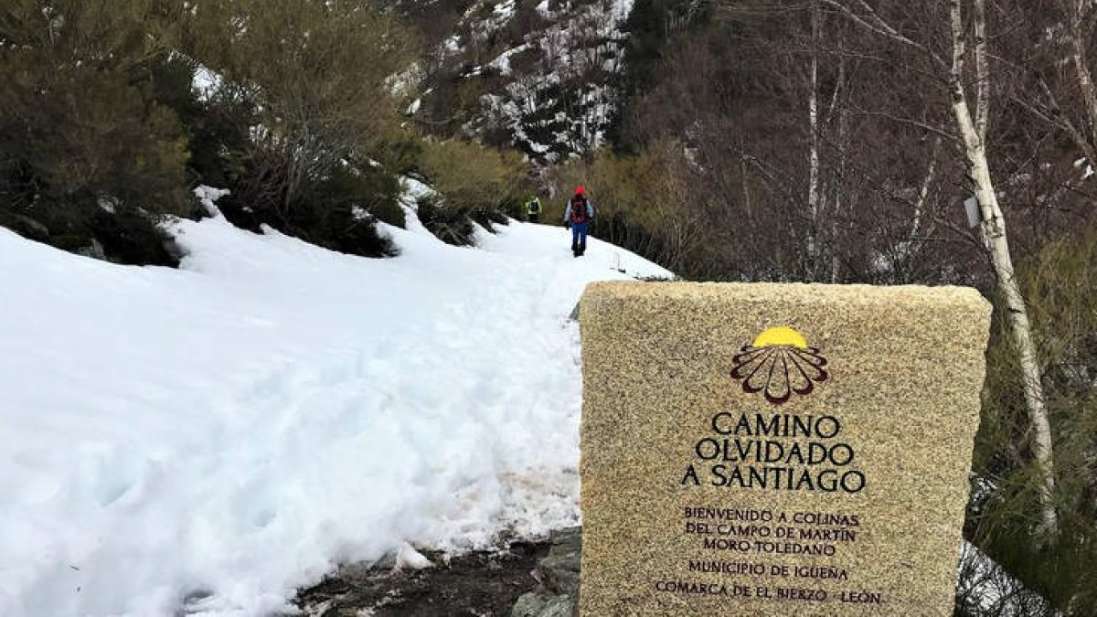 Uno de los hitos del
Camino Olvidado,
que recorre
por la provincia
de León 265
kilómetros, desde
Puente Almuhey a
Villafranca del Bierzo. RAMIRO