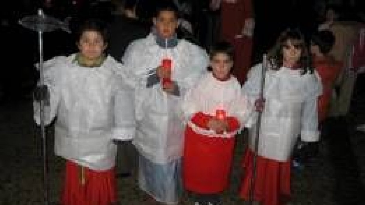 Los jóvenes sahaguninos también celebraron el entierro de la sardina