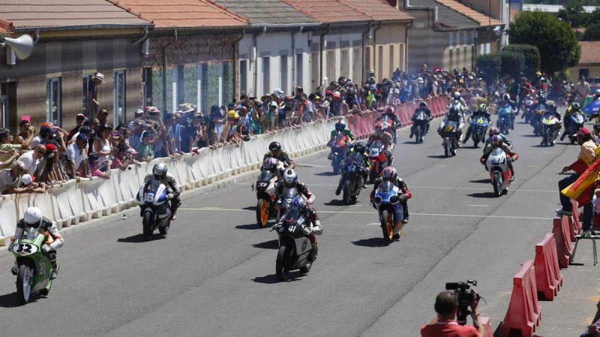 La parrilla de salida contará con 161 pilotos para las cuatro categorías abiertas a competición. JESÚS