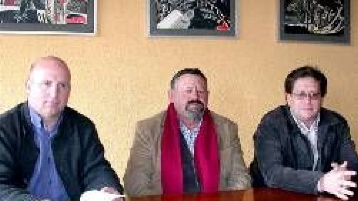 Manuel Mantecón, Valentín Fuertes Bernardo y Tomás Lobato del Pozo, después de visitar Zamora