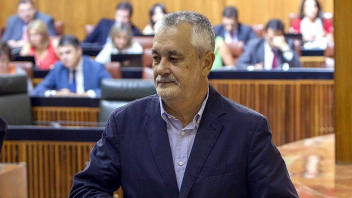 osé Antonio Griñán, en un pleno del Parlamento andaluz, la semana pasada.