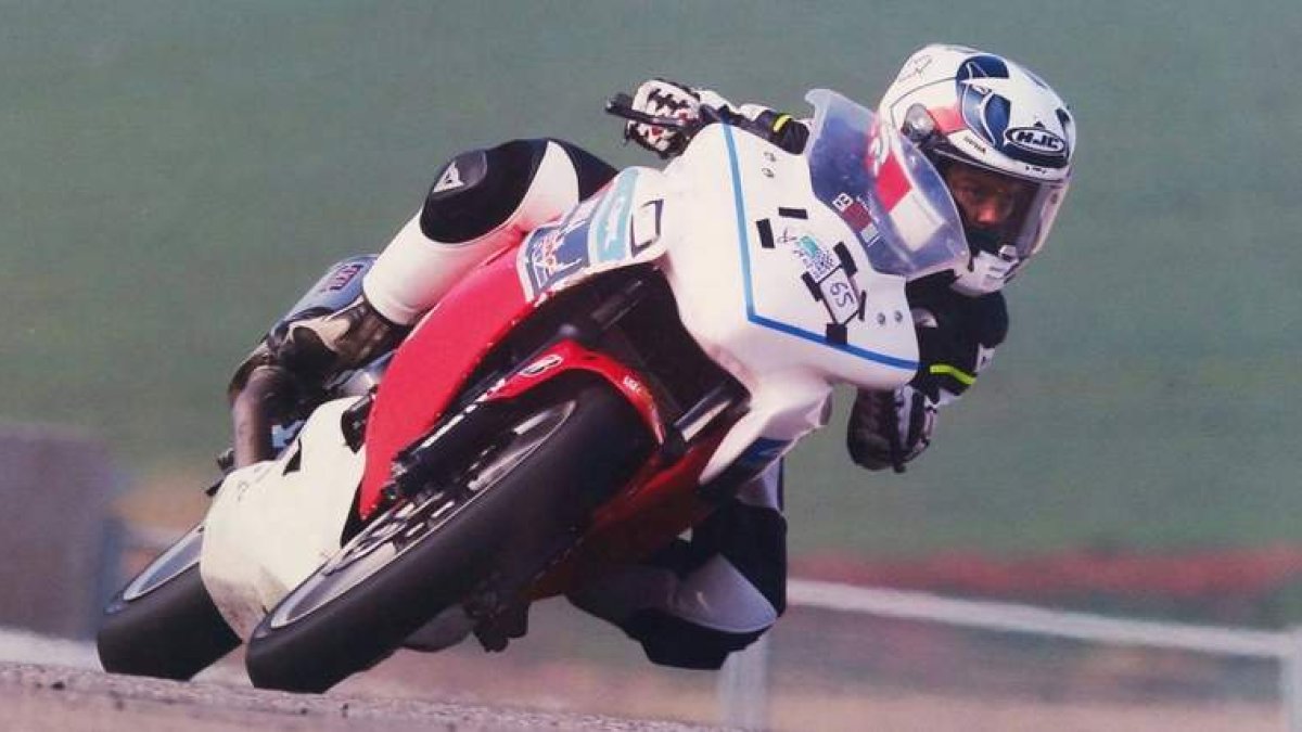 Sergio con la Honda Impala con la que afrontará una nueva sesión de entrenamientos en Estoril. DL
