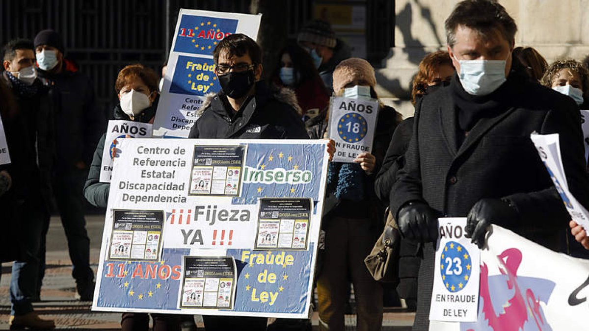 Una protesta de los interinos contra la temporalidad. MARCIANO PÉREZ
