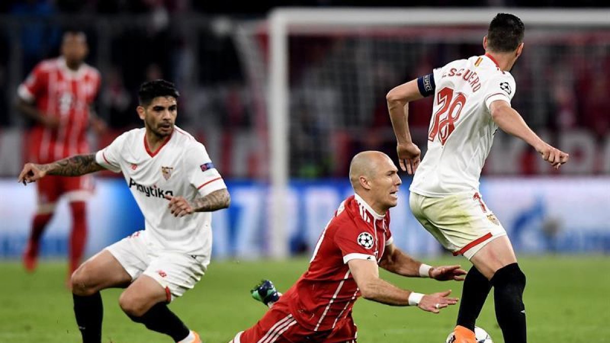 Robben cae ante Banega y Escudero