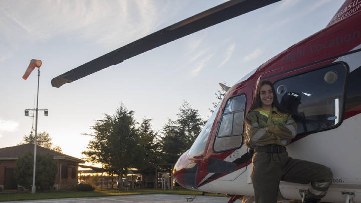 Reportaje sobre las mujeres del dispositivo de incendios forestales de la Junta de Castilla y León, en León, Camposagrado, Tabuyo del Monte y Sahechores de Rueda. F. Otero Perandones.