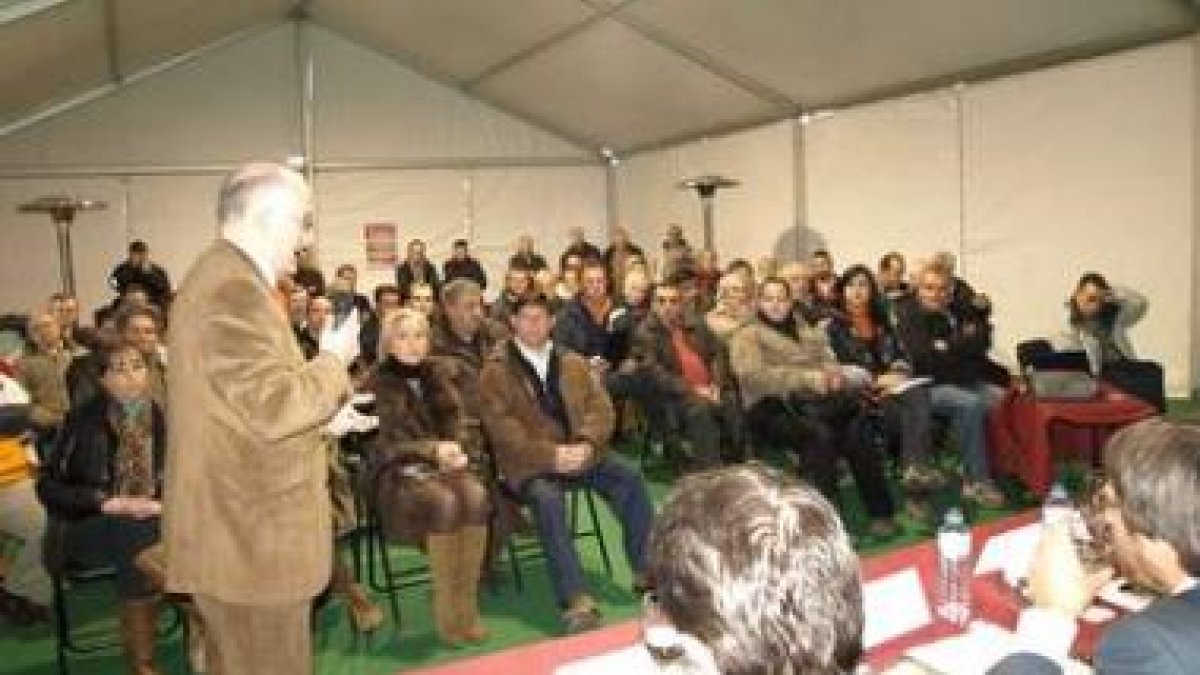 El salón de actos del recinto ferial volverá a acoger conferencias, degustaciones y actividades.