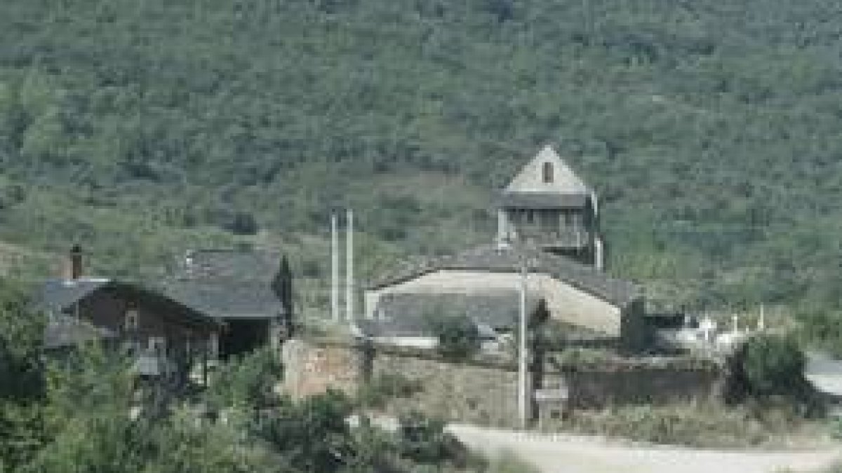 Vista parcial del pueblo de Paradela, donde hay una veintena de vecinos censados que reclaman agua