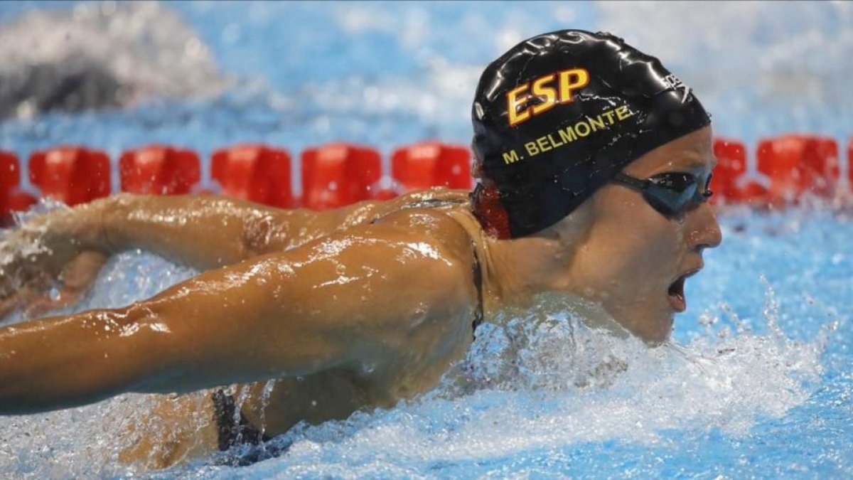 Belmonte, en plena acción, en la semifinal de los 200 mariposa