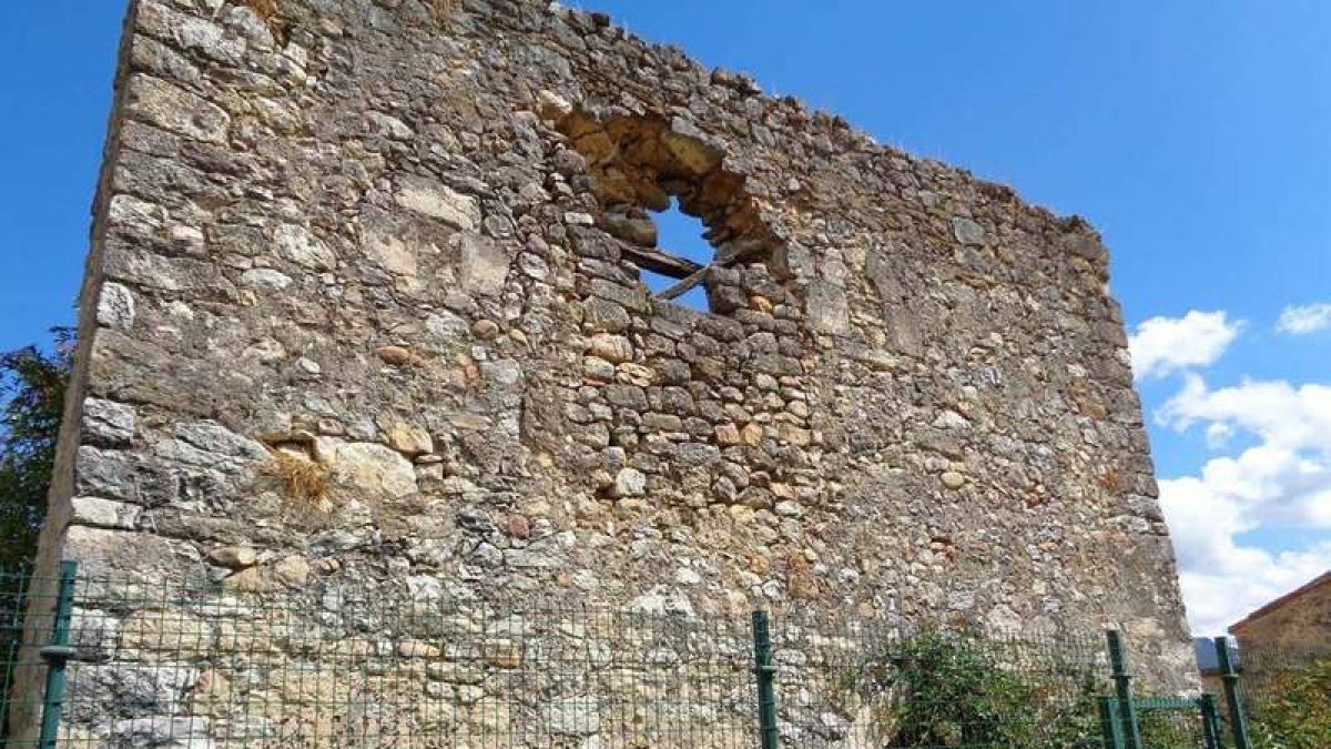 Así se encuentran los restos del priorato de Valdediós, en La Vega de Boñar. HISPANIA NOSTRA