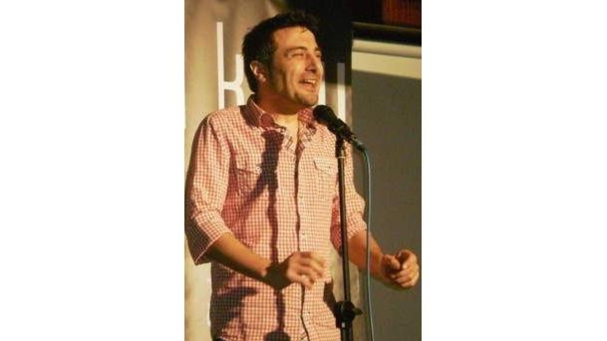 De izquierda a derecha, Sergio Olalla, Dani Rovira y J. J. Vaquero, que esta noche actúan en León.