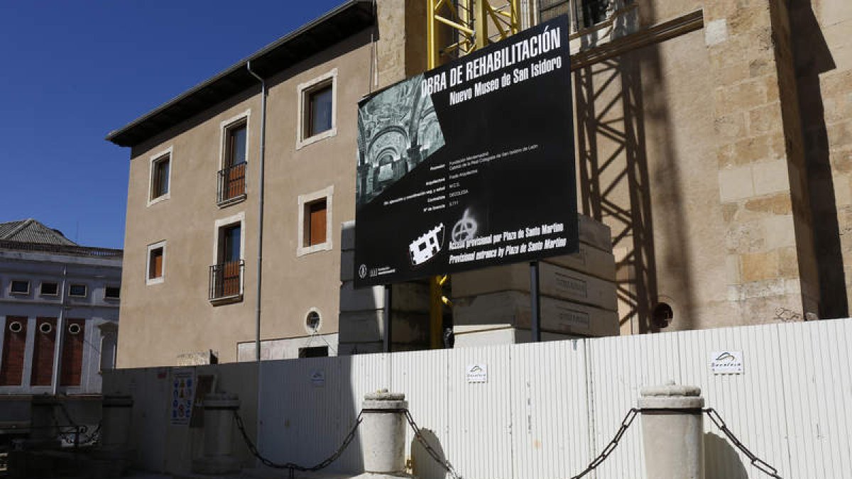 El Museo de San Isidoro que lleva más de un año en obras y que ha sufrido retrasos por los hallazgos arqueológicos que han aparecido. FERNANDO OTERO