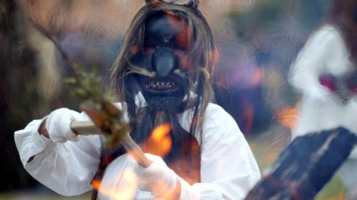 Máscaras, atuendos,  cuadros y fotografías formarçán la exposición permanente.