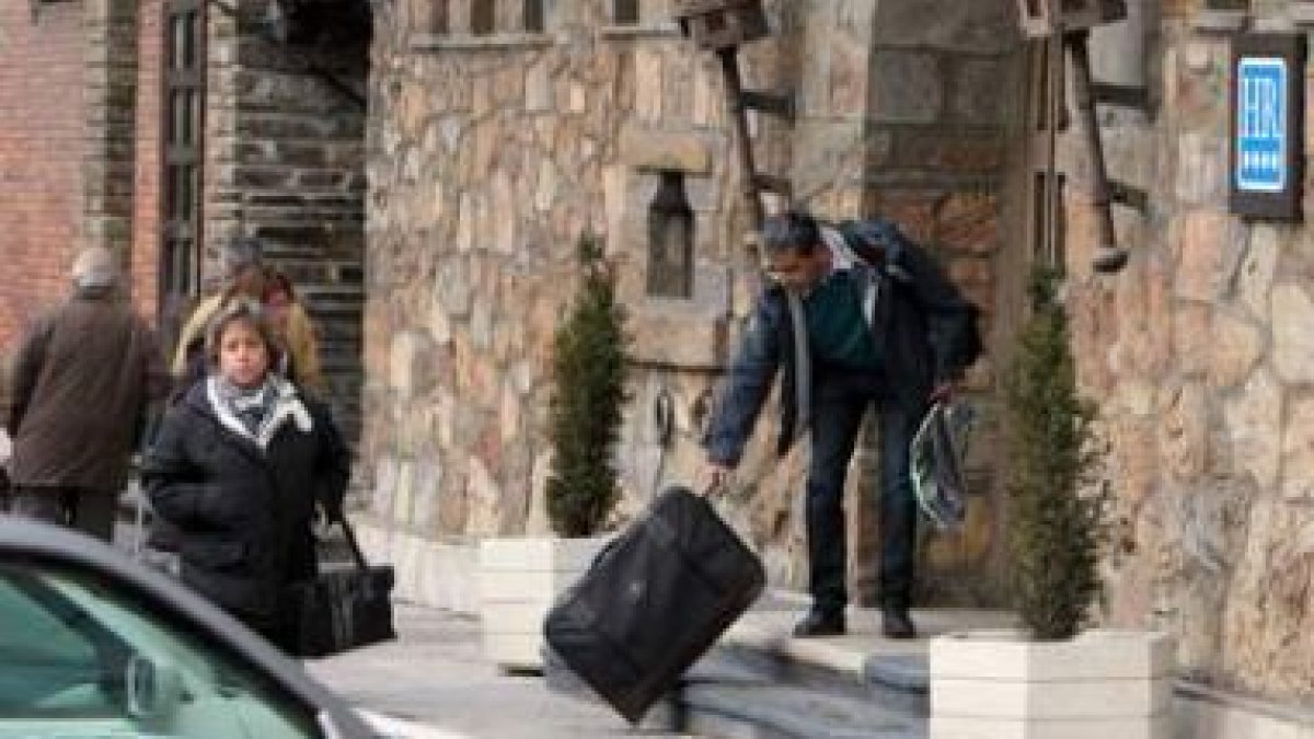 Los clientes de los hoteles comenzaron a ocupar ayer sus habitaciones para pasar el fin de semana