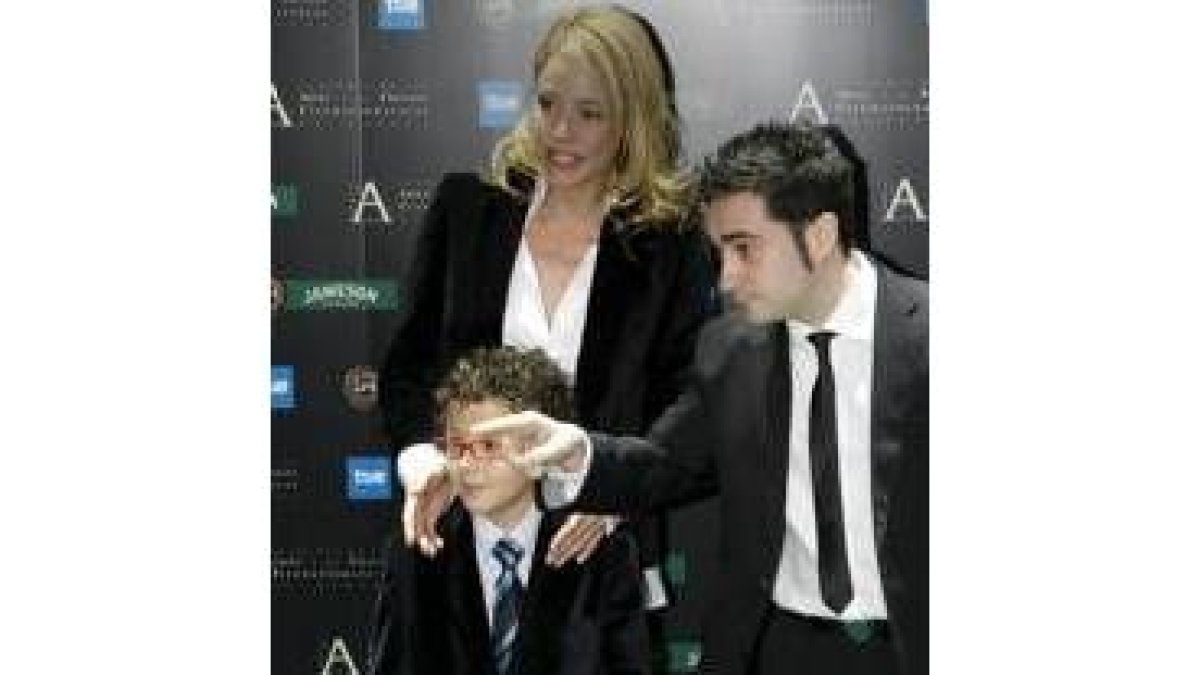 Roger Princep, Belén Rueda y el director Juan Antonio Bayona