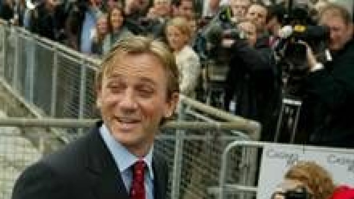 La presentación del actor se hizo al más puro estilo James Bond