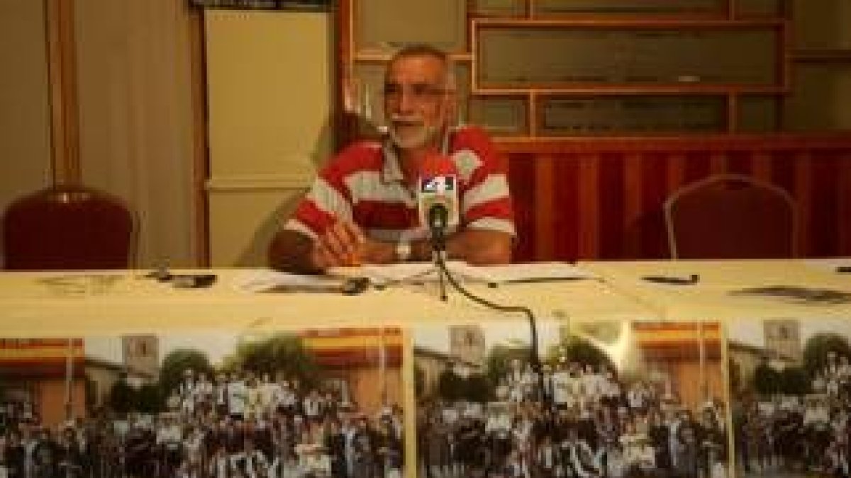 Miguel Ángel González, concejal de Cultura de Vegas del Condado, durante la presentación de ayer