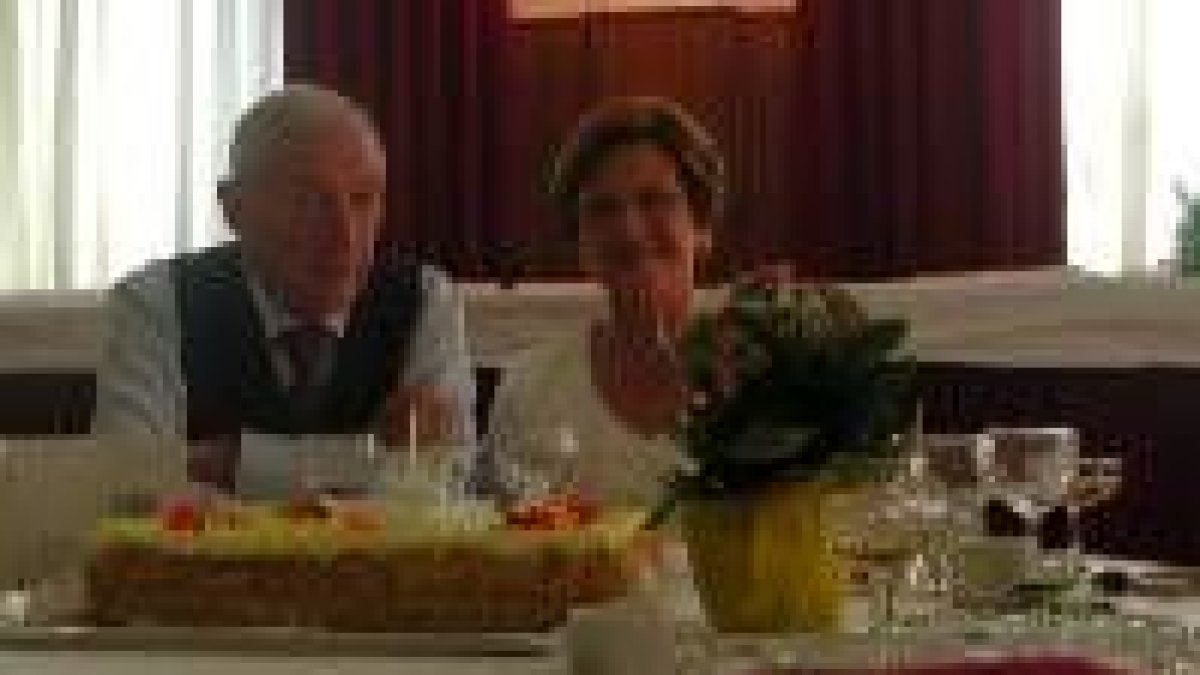 Antonio Carro y Benigna Moradas, celebrando sus bodas de oro
