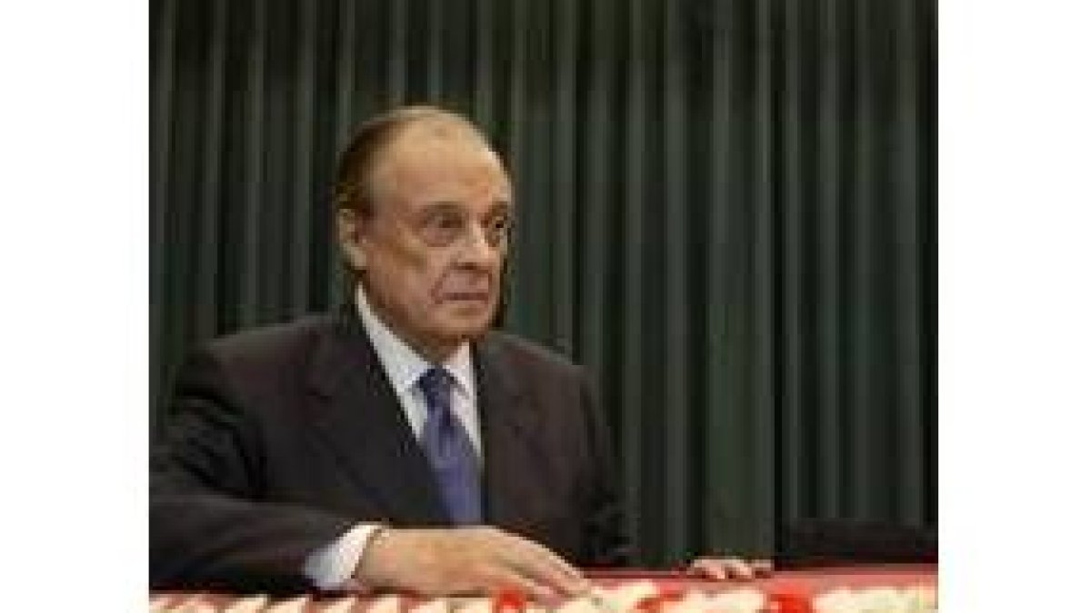 Fernández Campo, durante su intervención en el centro escolar