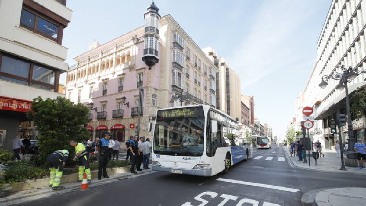 Autobuses en Ordoño II. RAMIRO