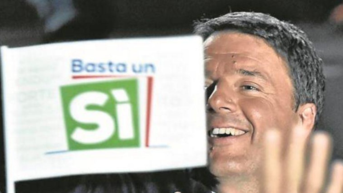 Matteo Renzi, en un acto de campaña por el ‘sí’, en Florencia, el viernes.