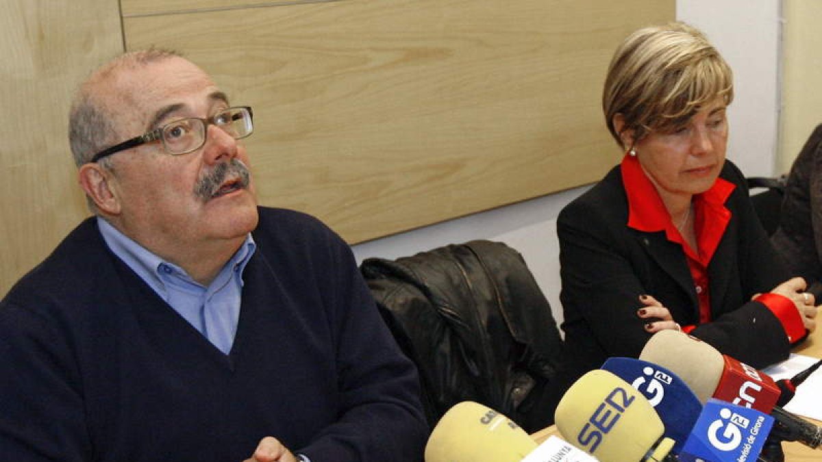Manel Nadal y Pia Bosch, dos de los nueve miembros del PSC en Gerona que han dimitido.