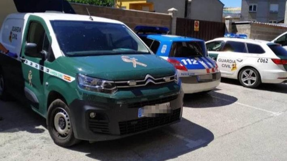 Medios policiales en Cacabelos. DL
