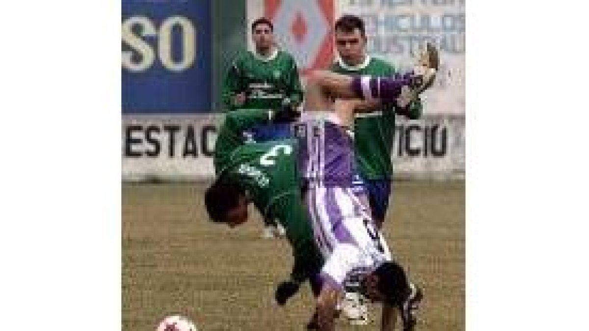El Astorga quiere que la afición pueda vestir también sus colores
