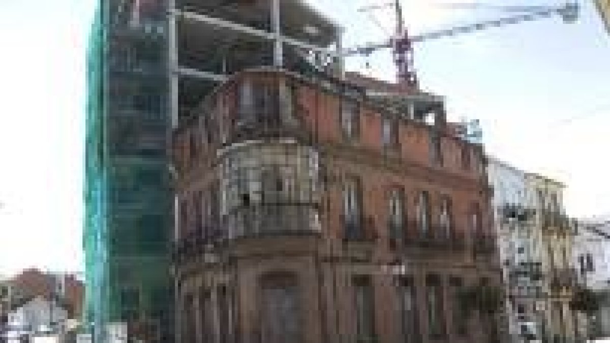 La antigua casa de Higinio González, «en los límites de las sombras»