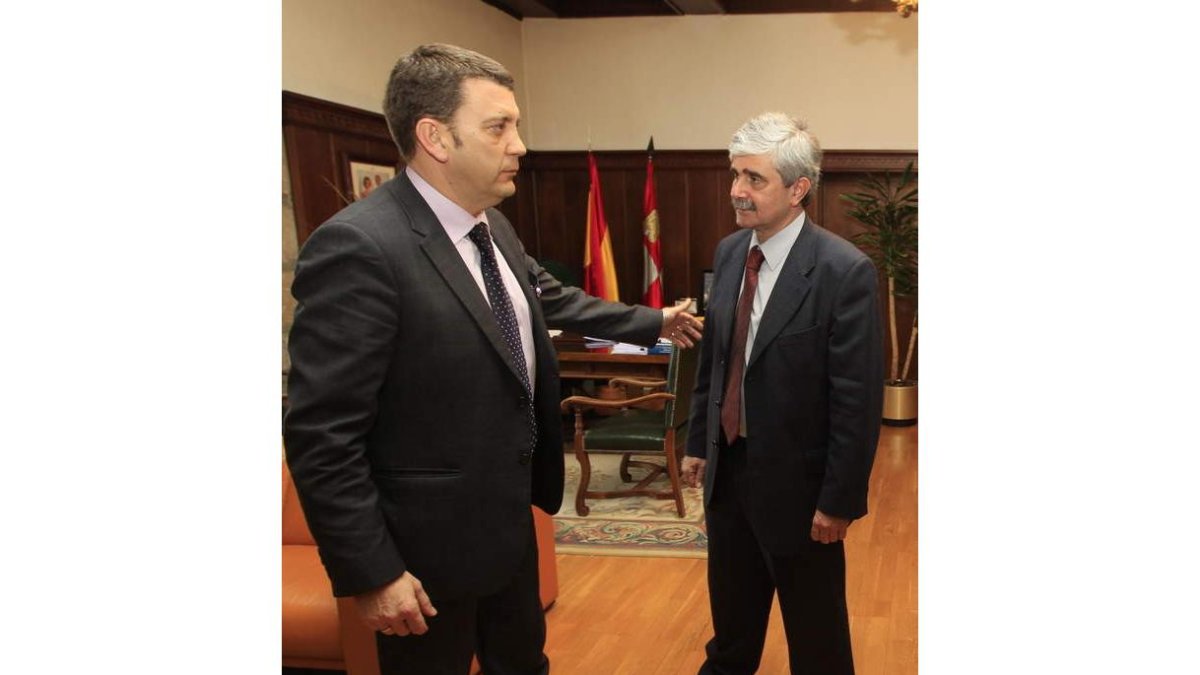 Riesco recibió a Marín en su despacho.