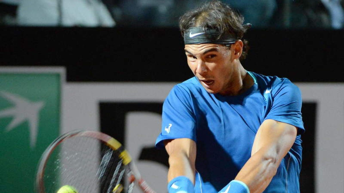 Nadal ejecuta un golpe de los que le llevaron al triunfo.