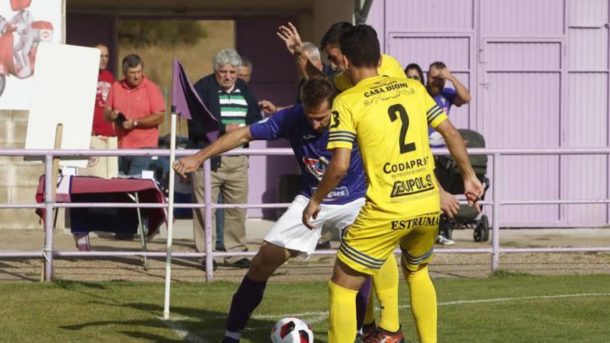La Bañeza no dio opción a su rival