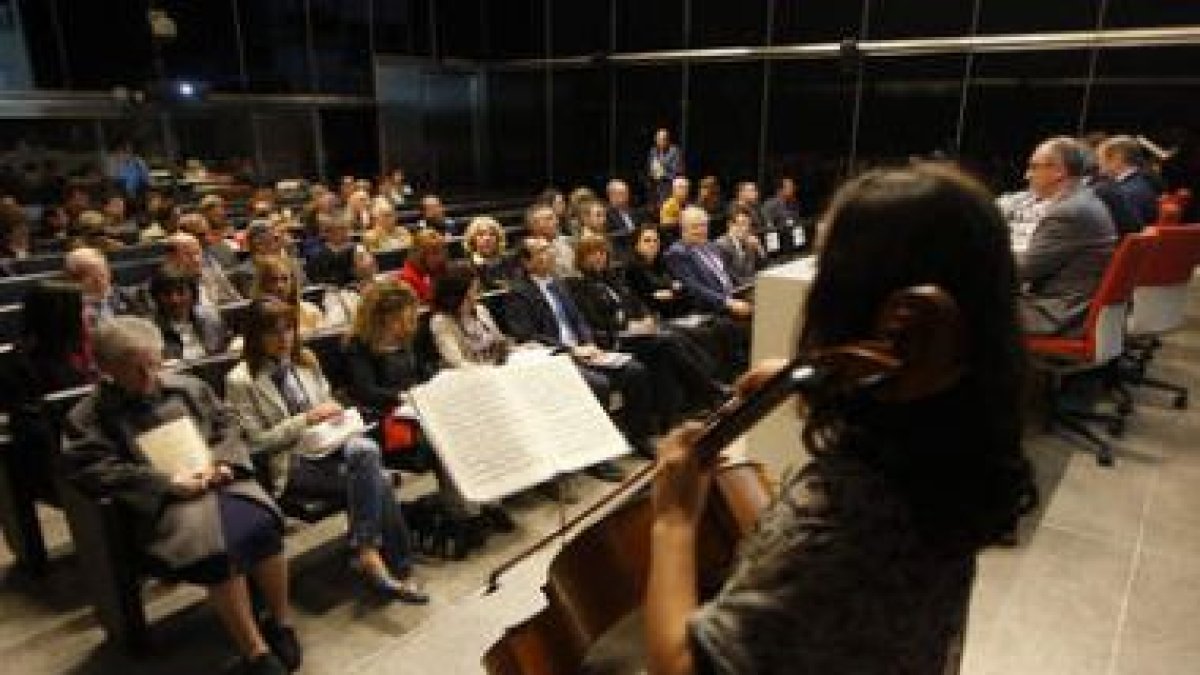 Presentación de la memoria del veinticinco aniversario de Proyecto Hombres.