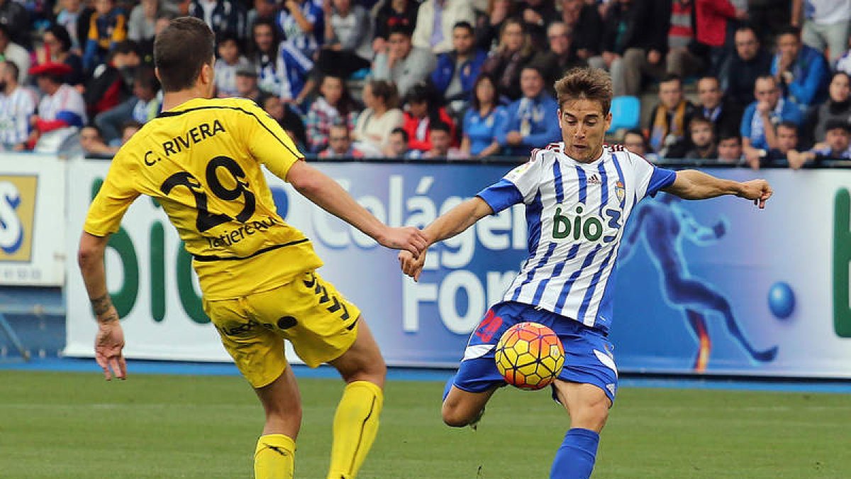 Álvaro Antón podría jugar con la nariz rota. ANA F. BARREDO