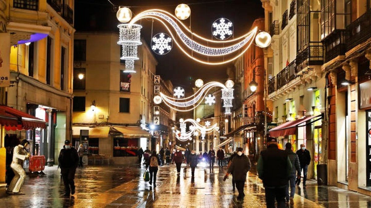 Luces de Navidad en la Calle Ancha.RAMIRO