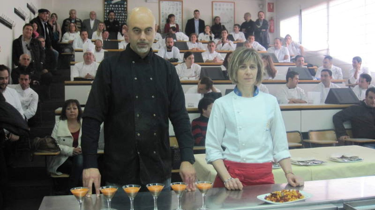 La promoción de la gastronomía lenesa con los aprendices de cocina.