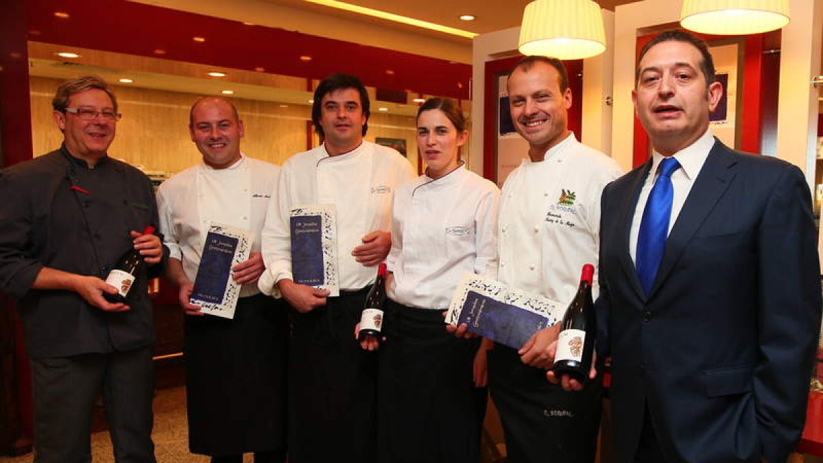 Los cocineros que se citan en estas jornadas, ayer en El Corte Inglés de León.