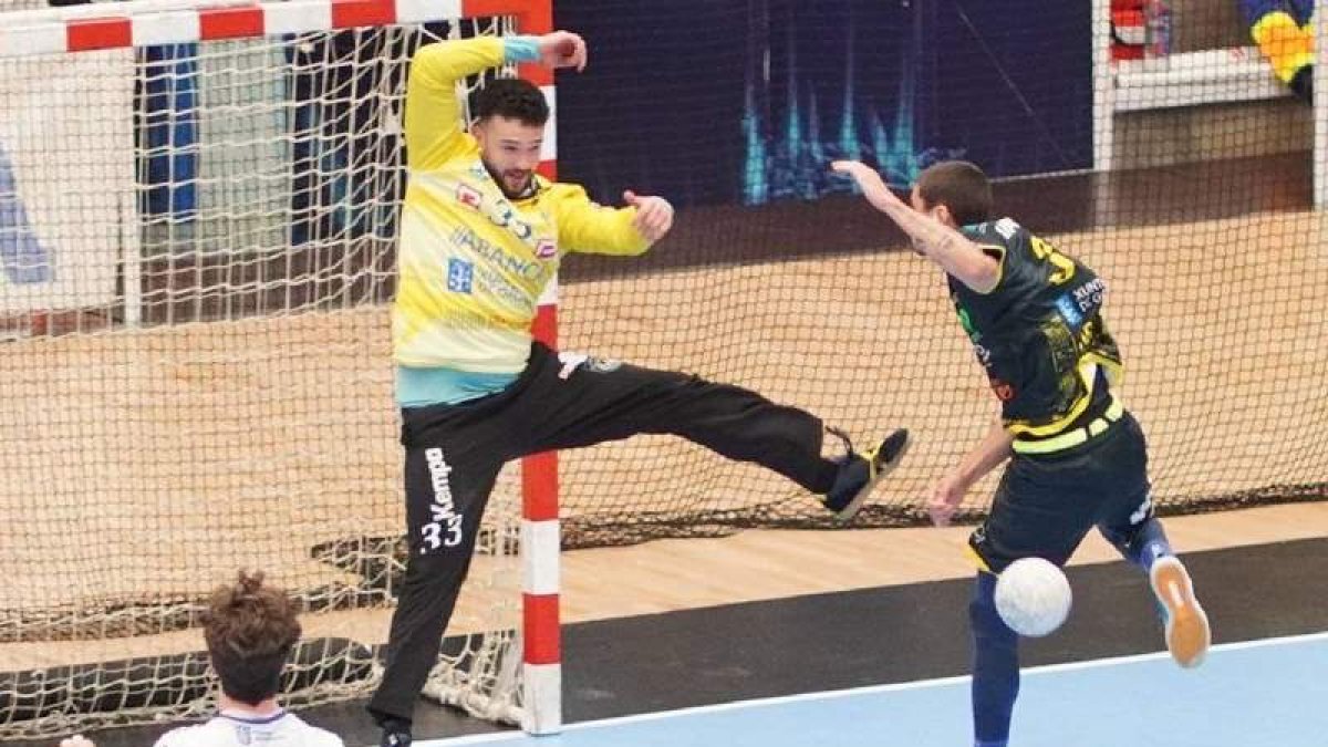 Kilian Ramírez jugará la próxima temporada en el Abanca Ademar tras dejar el Cidse. BM CISNE