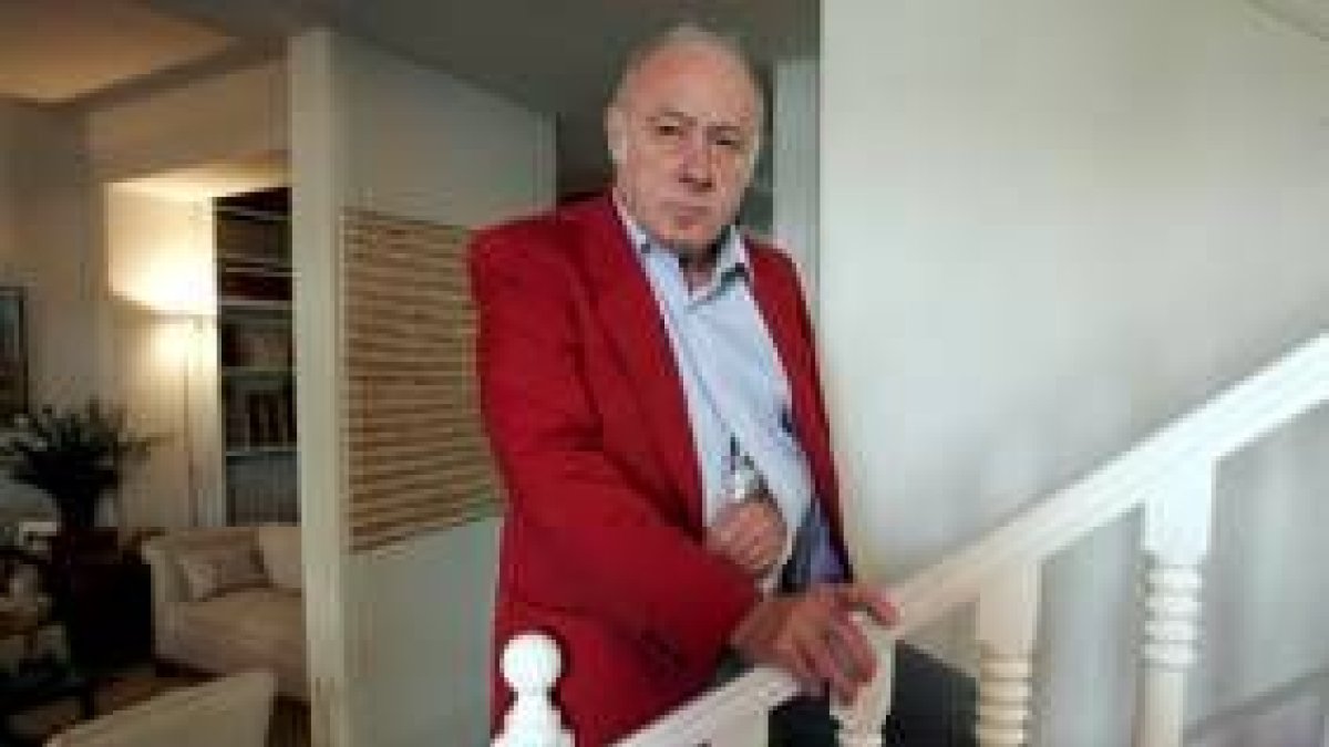 El artista lacianiego Eduardo Arroyo en su casa de Madrid